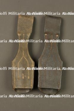 Lot de 2 goussets porte baïonnette 98-05. Lot of two 98/05 bayonet frogs — miniature 2