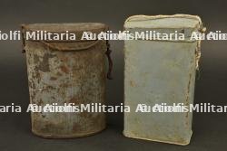 Lot de 2 boites de masques anti gaz M2 dont une ovale