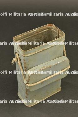 Lot de 2 boites de masques anti gaz M2 dont une ovale — miniature 2