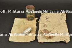 Lot nourriture du poilu avec conserve, sac à vivres et condiments du poilu