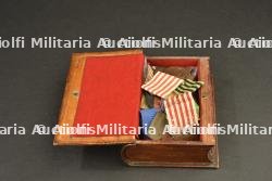 Ensemble de décorations et médailles — miniature 2
