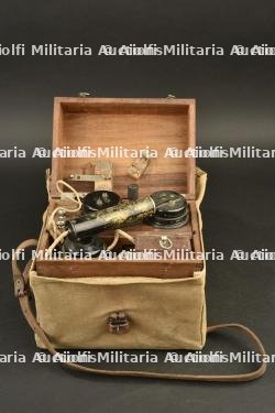 Téléphone francais TM16 avec sa housse ersatz en toile