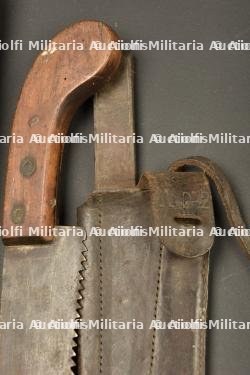 Fort lot d'outils individuels francais de poilu, pinces, scie, piquet — photo 6