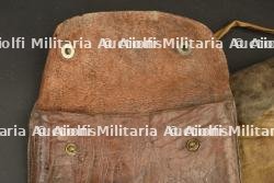 Masque anti gaz M2 du 2nd type avec sa pochette du commerce en cuir — photo 3
