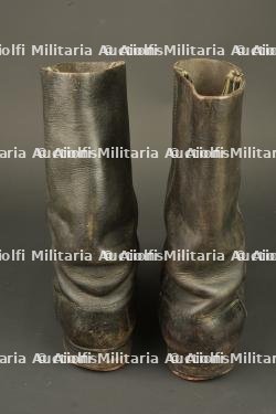 Paire de bottes allemandes. Pair of German boots — miniature 3