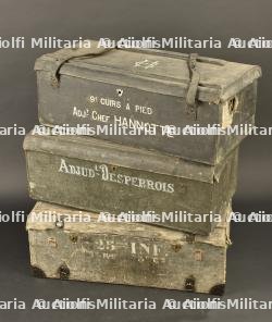 Lot de trois malles de cadres militaires