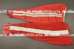 Lot de deux pantalons culotte d'officier garance à bandes latérales bleu clair