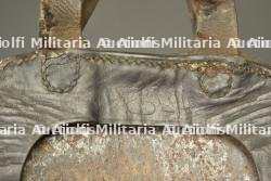 Pelle individuelle allemande entièrement métallique avec étui. All metal German entrenching tool with carrier — miniature 3