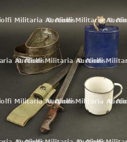 Lot d'équipement anglais baïonnette, gamelle, bidon et quart. — photo 1