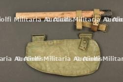 Outil pelle pioche anglais avec sa sacoche en web et un manche