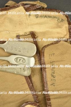 Lot de petits objets de soldat britannique ou canadien — miniature 2