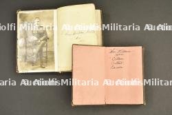 Lot de deux bibles de soldats canadiens et flasque de whisky — photo 3