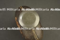 Lot de deux bibles de soldats canadiens et flasque de whisky — photo 4