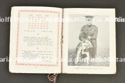 Boîte en tole du CEF, Pay Book, titres d'épaule, boutons, miroir, huilier Enfield, calendrier 1915 d'un soldat du 10th Battalion CEF — photo 2