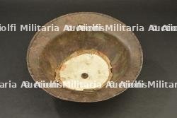 Casque MkI de la 2nde batterie d'artillerie de la 1e Division Canadienne avec 3 insignes peints — miniature 3