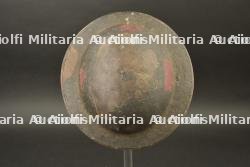 Casque MkI de la 2nde batterie d'artillerie de la 1e Division Canadienne avec 3 insignes peints — miniature 4