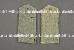 Paire de pattes d'épaule Chasseurs bavarois ou troupes de montagne. Pair of Bavarian Jäger or mountain troop shoulder straps — photo 2