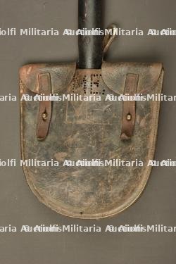 Pelle de Pionnier allemand avec son étui cuir. German Pioneer shovel with leather carrier — miniature 4