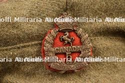 Casquette hivernale canadienne de 1916 modifiée avec badge du 5th Battalion CEF Western Cavalry — miniature 6