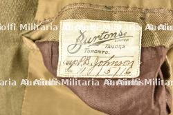 Tunique du Captain P. B. Johnson montée avec insignes du 1st Canadian Mounted Rifles — miniature 4