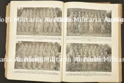 Ensemble d'albums souvenirs et publications relatives à des bataillons canadiens — photo 10