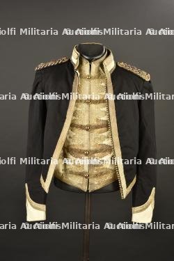 Ensemble gilet et habit de mess d'un Lieutenant Colonel attribué à l'armée indienne — photo 1