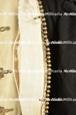 Ensemble gilet et habit de mess d'un Lieutenant Colonel attribué à l'armée indienne — miniature 9