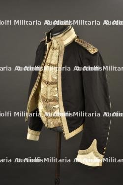 Ensemble gilet et habit de mess d'un Lieutenant Colonel attribué à l'armée indienne — miniature 18
