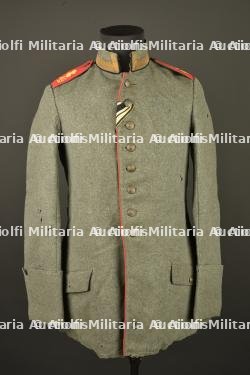 Feldrock 07-14 d'un sous officier du 49 Feldartillerie du Württemberg. Model 1907/14 Feldrock tunic of a non-commissioned officer of the 49th Württemberg Field Artillery Regiment.