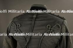 Tunique dolman de grande tenue du Captain Gerard William Burton, DSO, du 39th Garhwal Rifles tué en octobre 1915 à Givenchy — photo 3