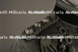Tunique dolman de grande tenue du Captain Gerard William Burton, DSO, du 39th Garhwal Rifles tué en octobre 1915 à Givenchy — photo 8