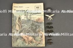 Lot de 8 insignes de Gurkhas et un livret — photo 1