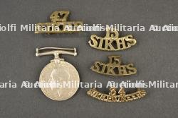 Lot d'insignes et médaille des Sikhs de l'armée des Indes — photo 1