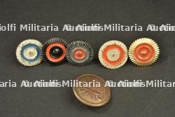 Lot d'épaulettes, dragonne, boucle, cocardes et divers de soldats allemands — photo 2