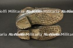 Paire de brodequins 1917 — miniature 2