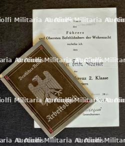 DIPLÔME DE LA CROIX DU MÉRITE DE GUERRE 2è CLASSE AVEC ÉPÉES POUR UN SOUS-OFFICIER , SIGNATURE VON ROQUES, PARIS, 30-01-1941 + ARBEITSBUCH — miniature 2