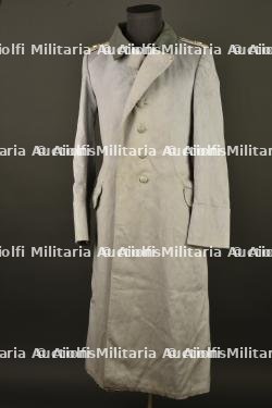 Paletot d'officier d'aviation allemande. German aviation officer’s greatcoat.