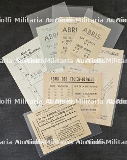 LOT DE TRACTS (X5) INDIQUANT LES ABRIS DE DÉFENSE PASSIVE DE SALLES DE SPECTACLES PARISIENNES