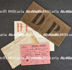 LOT DÉFENSE PASSIVE AVEC UN BRASSARD ET CARTES DIVERSES — photo 2
