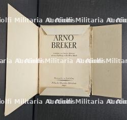 LOT ARNO BREKER(1900-1991). PORTFOLIO DE REPRODUCTIONS D’ŒUVRES DU SCULPTEUR, CARTES, REPRODUCTIONS DE DESSINS NUMÉROTÉES OU SIGNÉES ET FAIRE-PART DE DÉCÈS — miniature 4