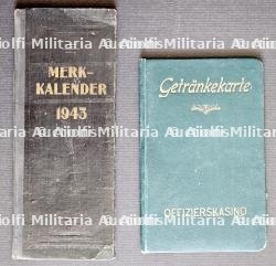 LOT DE DEUX PUBLICATIONS ALLEMANDES. AGENDA PETER KAISER 1943 ET COUVERTURE DE CARTE DES BOISSONS D’UN MESS D’OFFICIER — photo 1