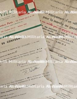 LOT DE DOCUMENTS DIVERS SUR LES VOITURES AUTOMOBILES PARTICULIERES — miniature 4