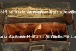 Deux sacoches d'infirmier allemand. Two German medic pouches. — photo 5