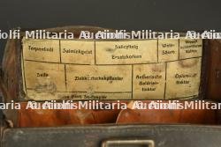 Deux sacoches d'infirmier allemand. Two German medic pouches. — miniature 6