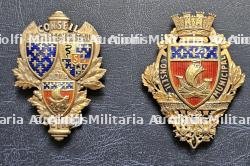 LOT DE DEUX INSIGNES DE FONCTION DU CONSEIL DÉPARTEMENTAL DE LA SEINE ET DE MEMBRE DU CONSEIL MUNICIPAL DE PARIS AVEC LEURS ÉCHARPES DE FONCTION CORRESPONDANTES. VERS 1940-1942. — photo 2