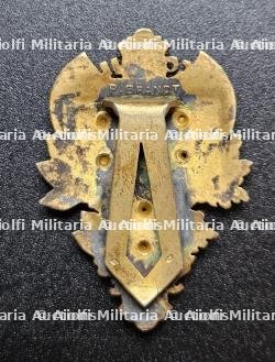 LOT DE DEUX INSIGNES DE FONCTION DU CONSEIL DÉPARTEMENTAL DE LA SEINE ET DE MEMBRE DU CONSEIL MUNICIPAL DE PARIS AVEC LEURS ÉCHARPES DE FONCTION CORRESPONDANTES. VERS 1940-1942. — photo 6