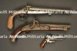 Ensemble d'armes de poing