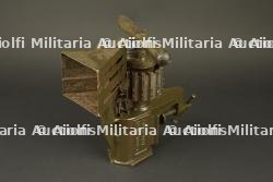 Machine à garnir les bandes pour MG08 Gurtfuller. Belt loading machine for MG08 ammunition belts, Gurtfüller. — miniature 7