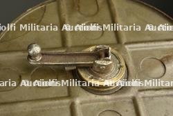 Deux chargeurs tambour de MG08-15 dans leur caisse. Two MG08-15 drum magazines in their transport case. — miniature 3