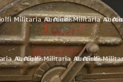 Deux chargeurs tambour de MG08-15 dans leur caisse. Two MG08-15 drum magazines in their transport case. — miniature 5